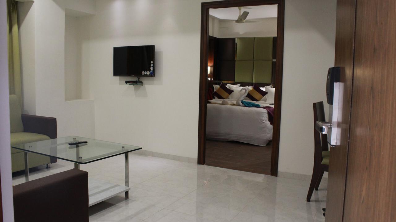 Vijayawāda Hotel Ajantha Evergreen מראה חיצוני תמונה