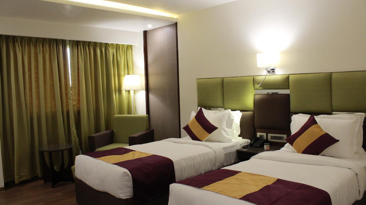Vijayawāda Hotel Ajantha Evergreen מראה חיצוני תמונה