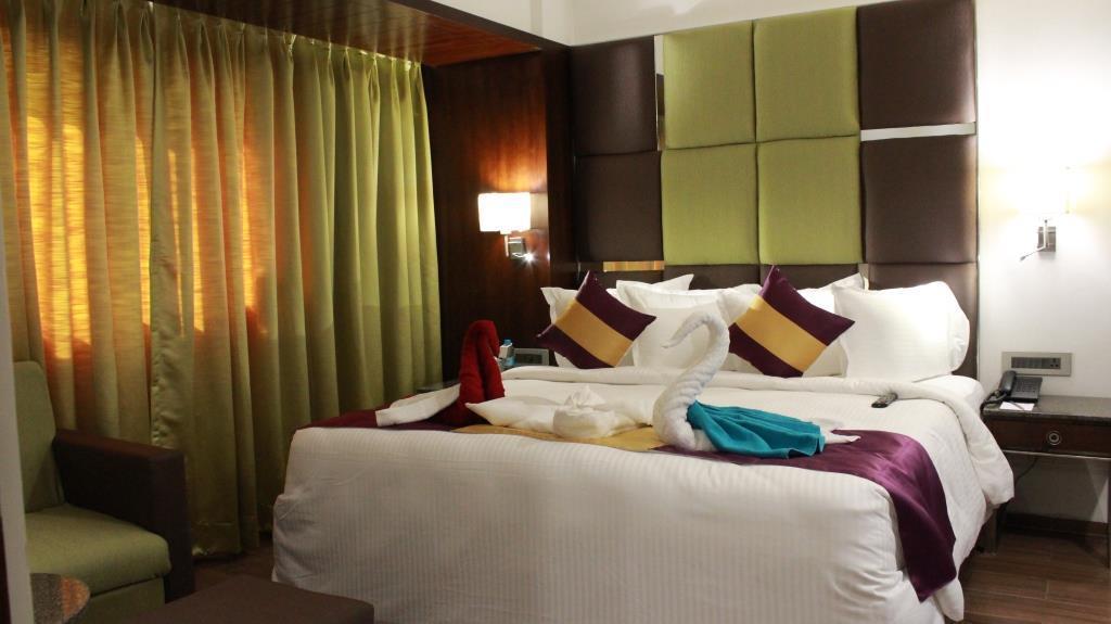 Vijayawāda Hotel Ajantha Evergreen מראה חיצוני תמונה