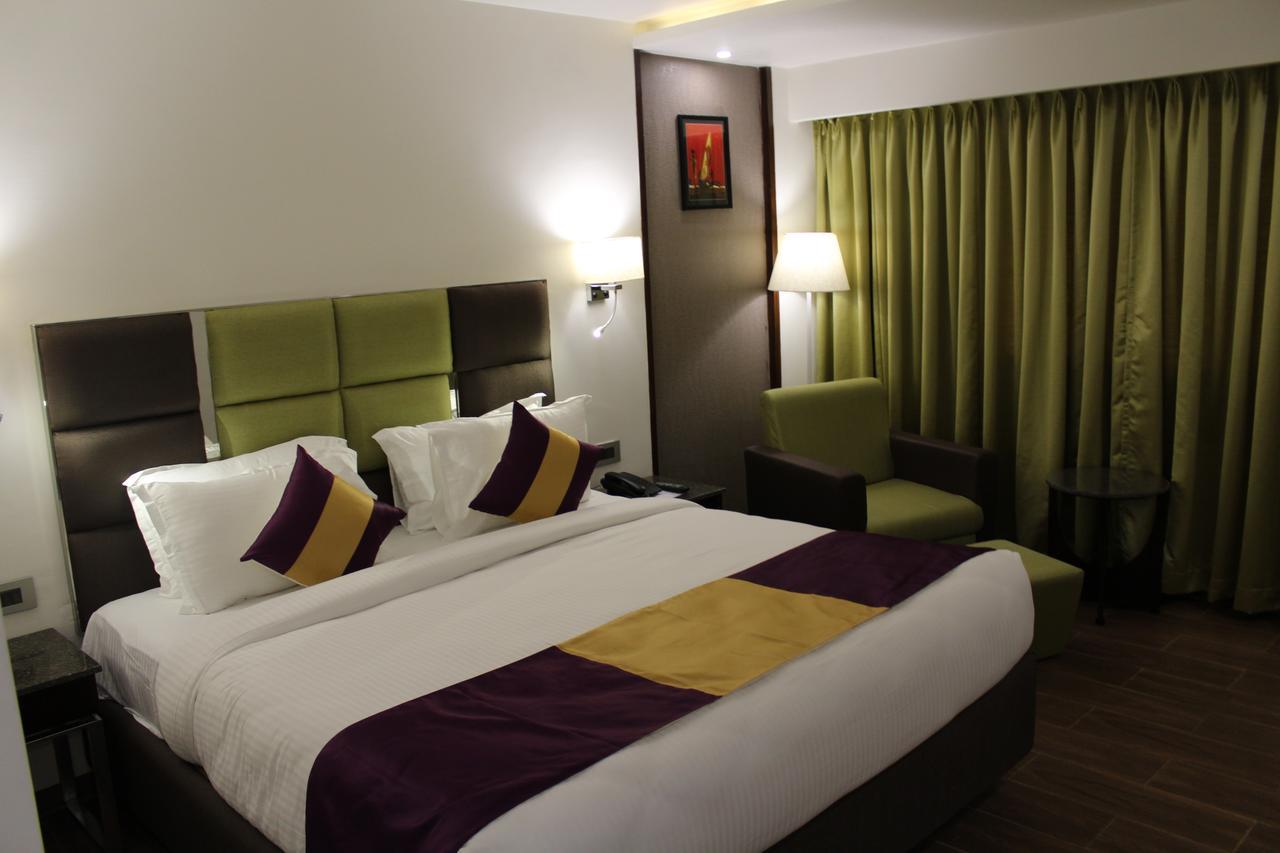 Vijayawāda Hotel Ajantha Evergreen מראה חיצוני תמונה