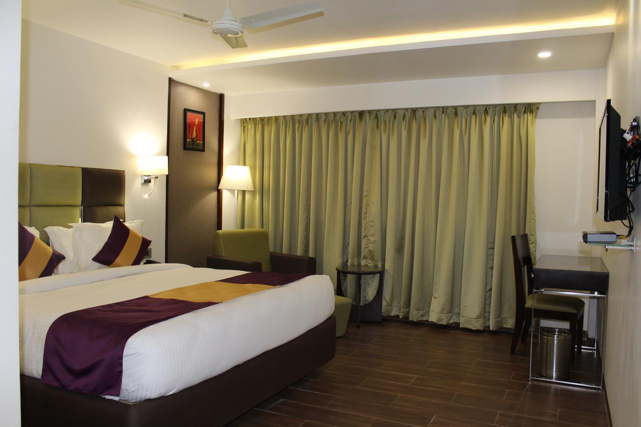 Vijayawāda Hotel Ajantha Evergreen מראה חיצוני תמונה