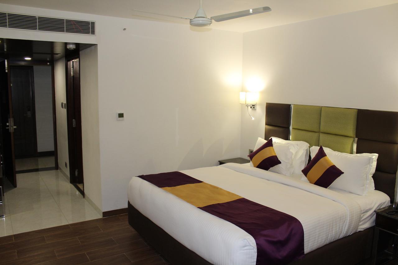 Vijayawāda Hotel Ajantha Evergreen מראה חיצוני תמונה