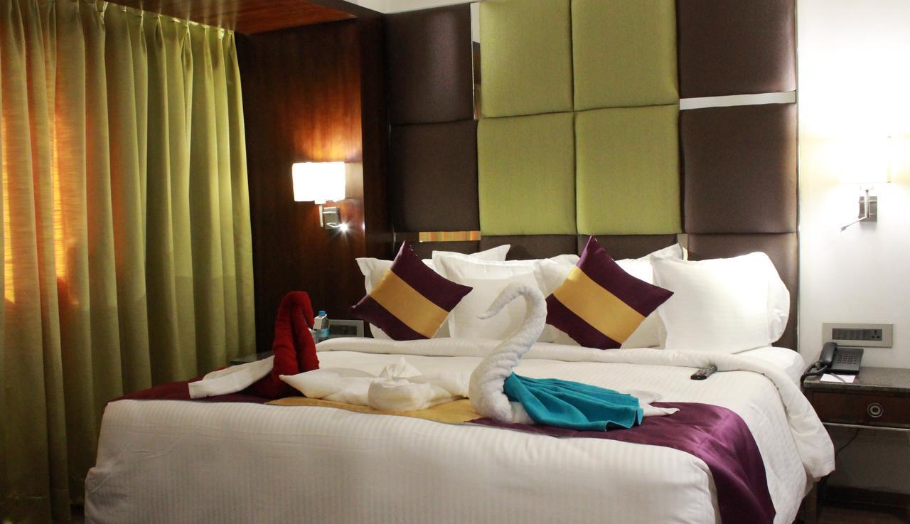 Vijayawāda Hotel Ajantha Evergreen מראה חיצוני תמונה