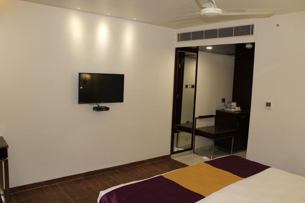 Vijayawāda Hotel Ajantha Evergreen מראה חיצוני תמונה