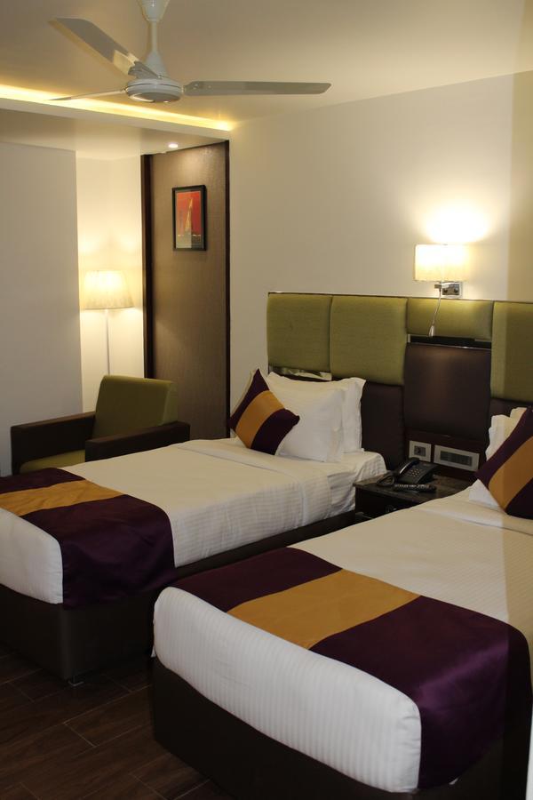 Vijayawāda Hotel Ajantha Evergreen מראה חיצוני תמונה