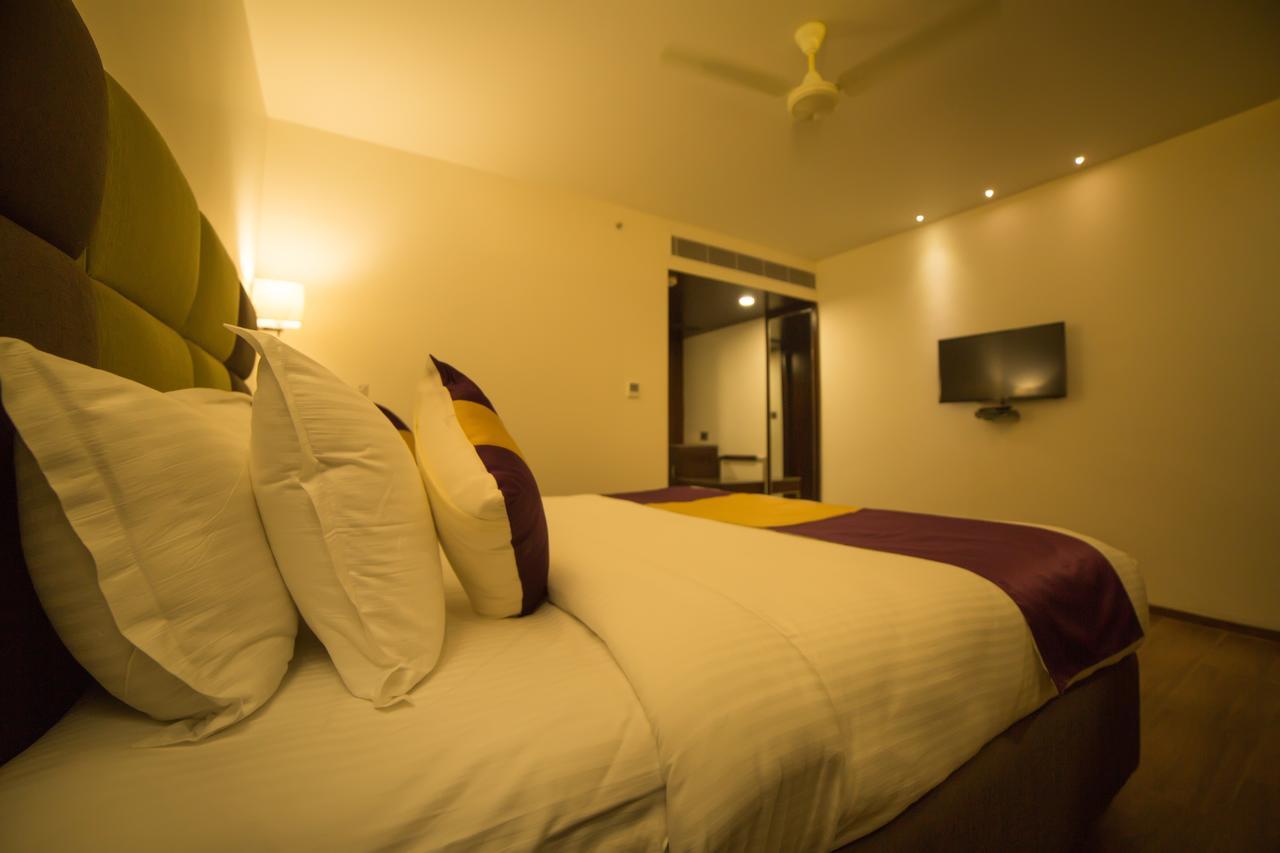 Vijayawāda Hotel Ajantha Evergreen מראה חיצוני תמונה